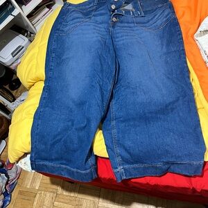 Torrid Medium Blue Denim Jean Wide Leg Capri’s